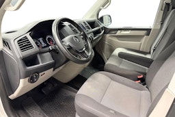 valkoinen Volkswagen Transporter 2019 kuva 8.