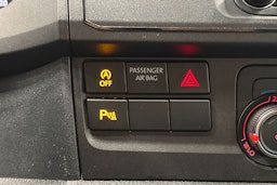 valkoinen Volkswagen Transporter 2019 kuva 23.