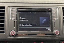 valkoinen Volkswagen Transporter 2019 kuva 26.