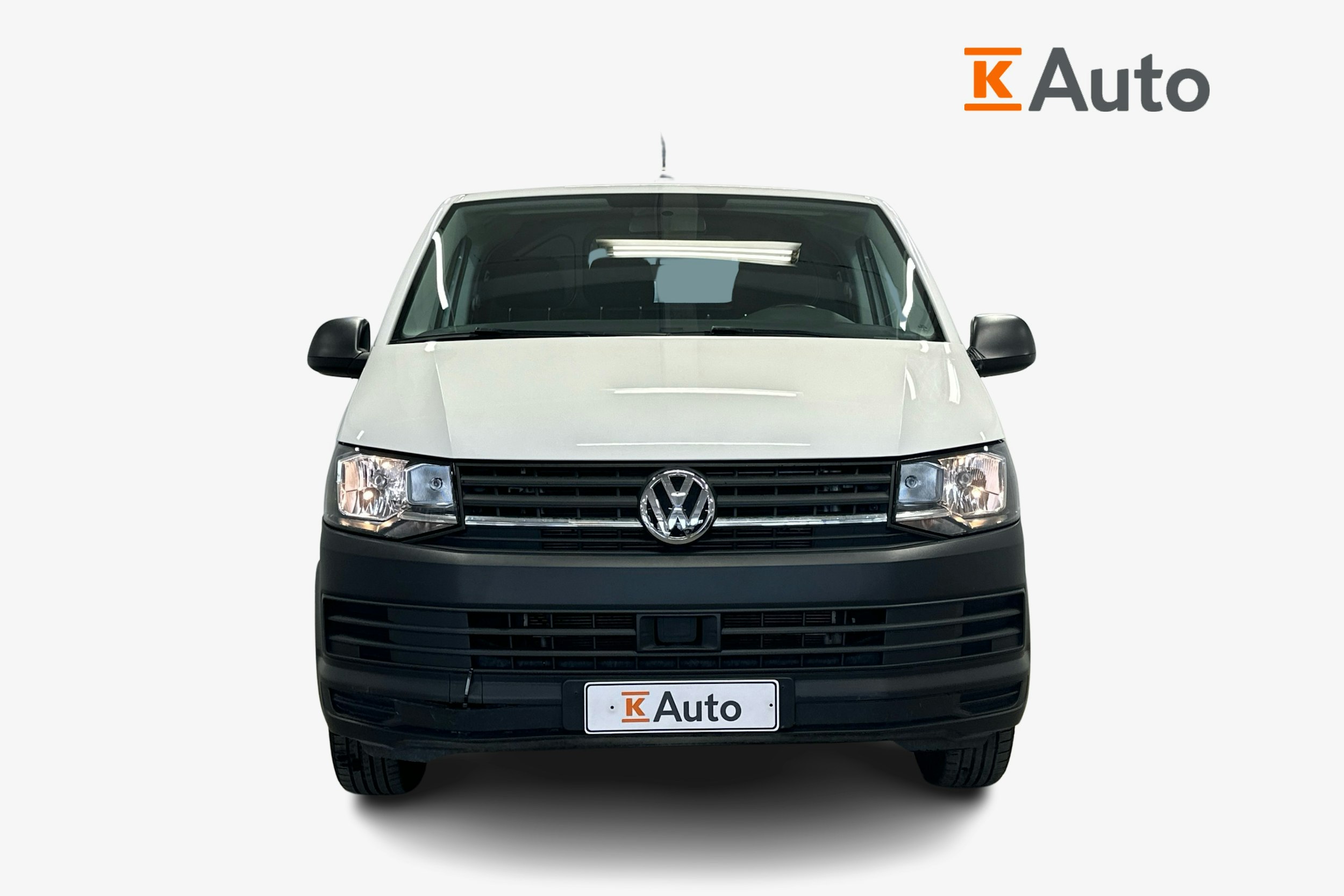 valkoinen Volkswagen Transporter 2019 kuva 4.