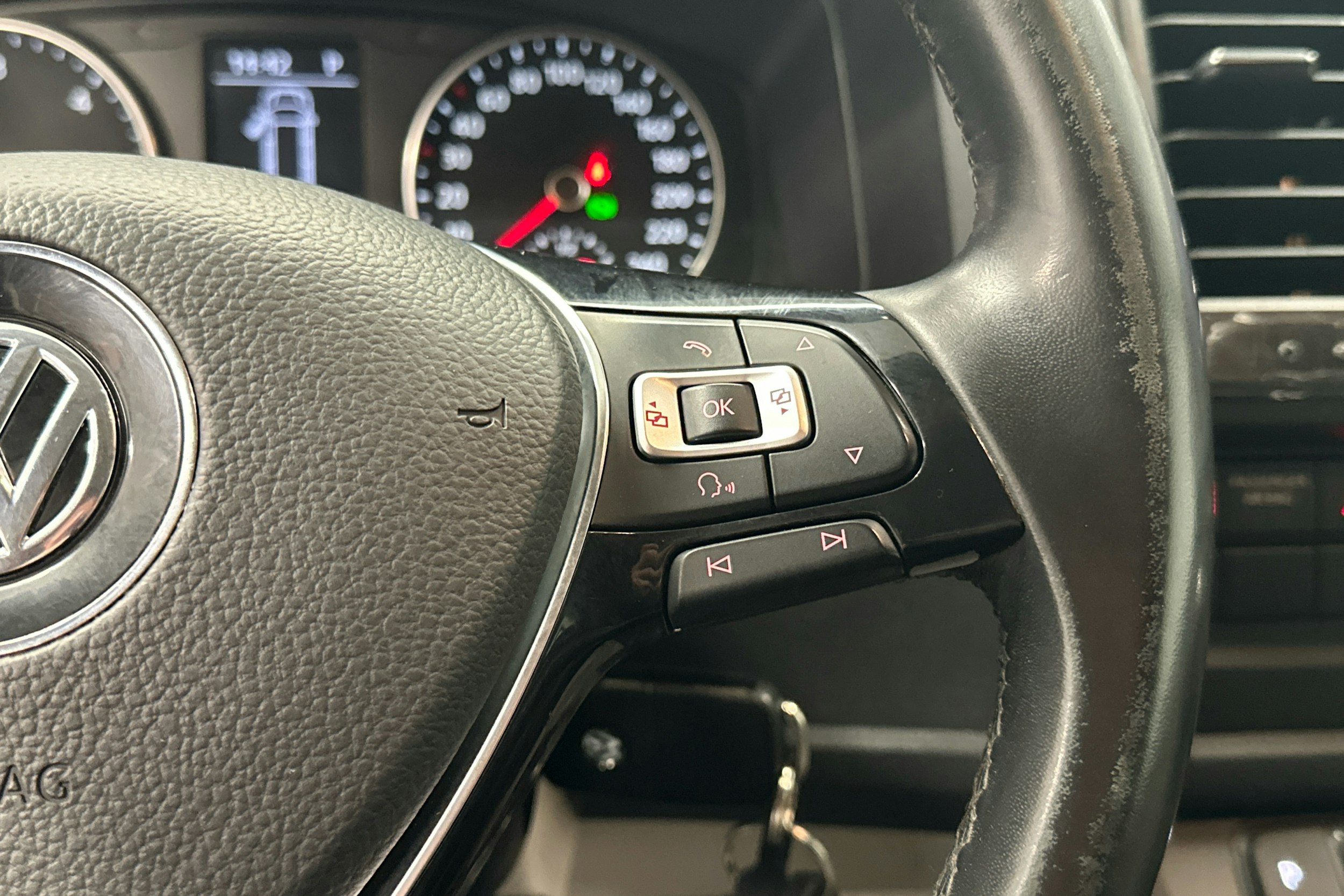valkoinen Volkswagen Transporter 2019 kuva 11.