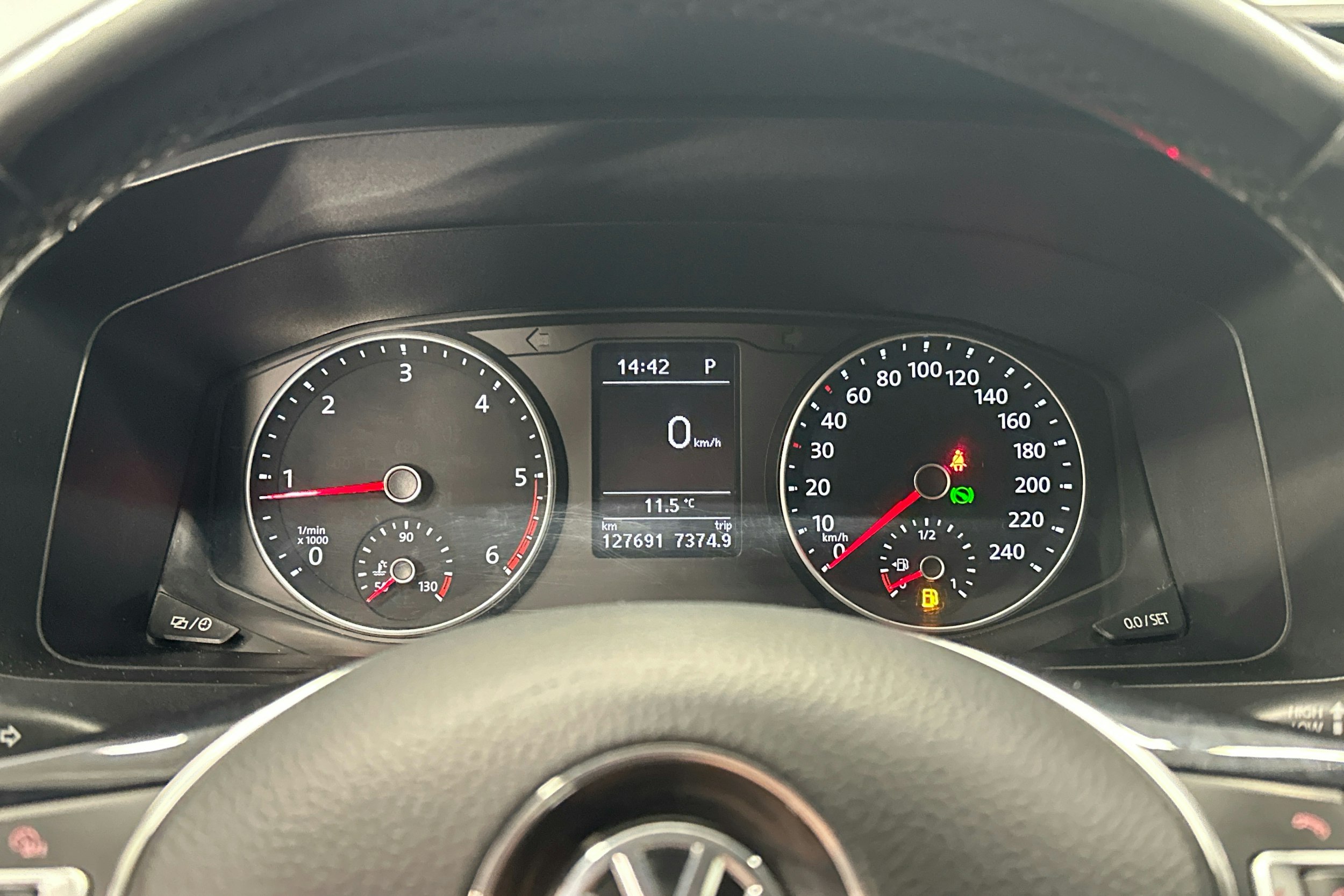 valkoinen Volkswagen Transporter 2019 kuva 12.