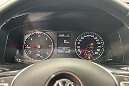 valkoinen Volkswagen Transporter 2019 kuva 12.