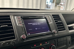 valkoinen Volkswagen Transporter 2019 kuva 13.