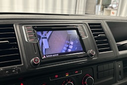 valkoinen Volkswagen Transporter 2019 kuva 14.