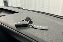 valkoinen Volkswagen Transporter 2019 kuva 20.