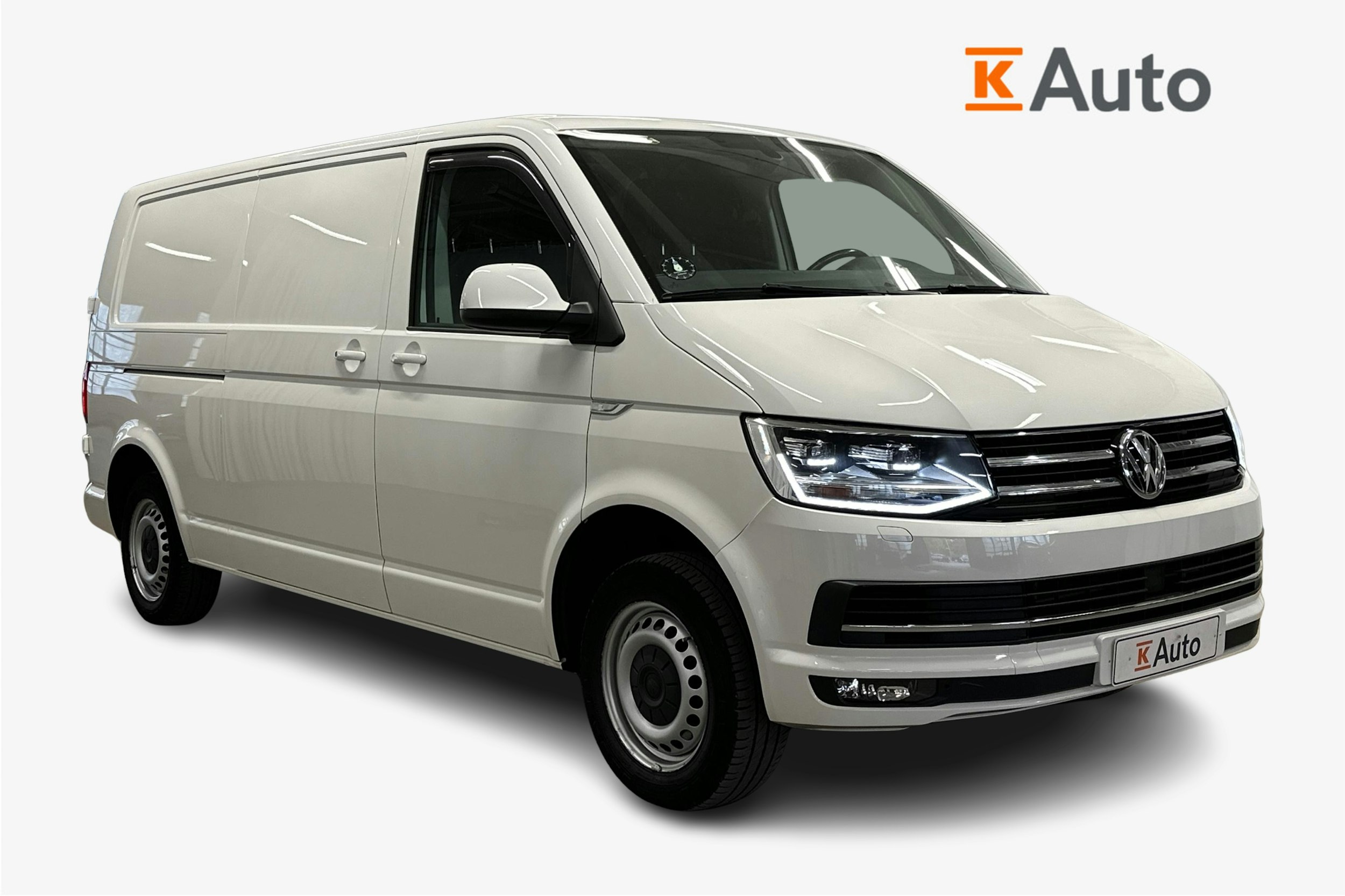 valkoinen Volkswagen Transporter 2019 kuva 1.