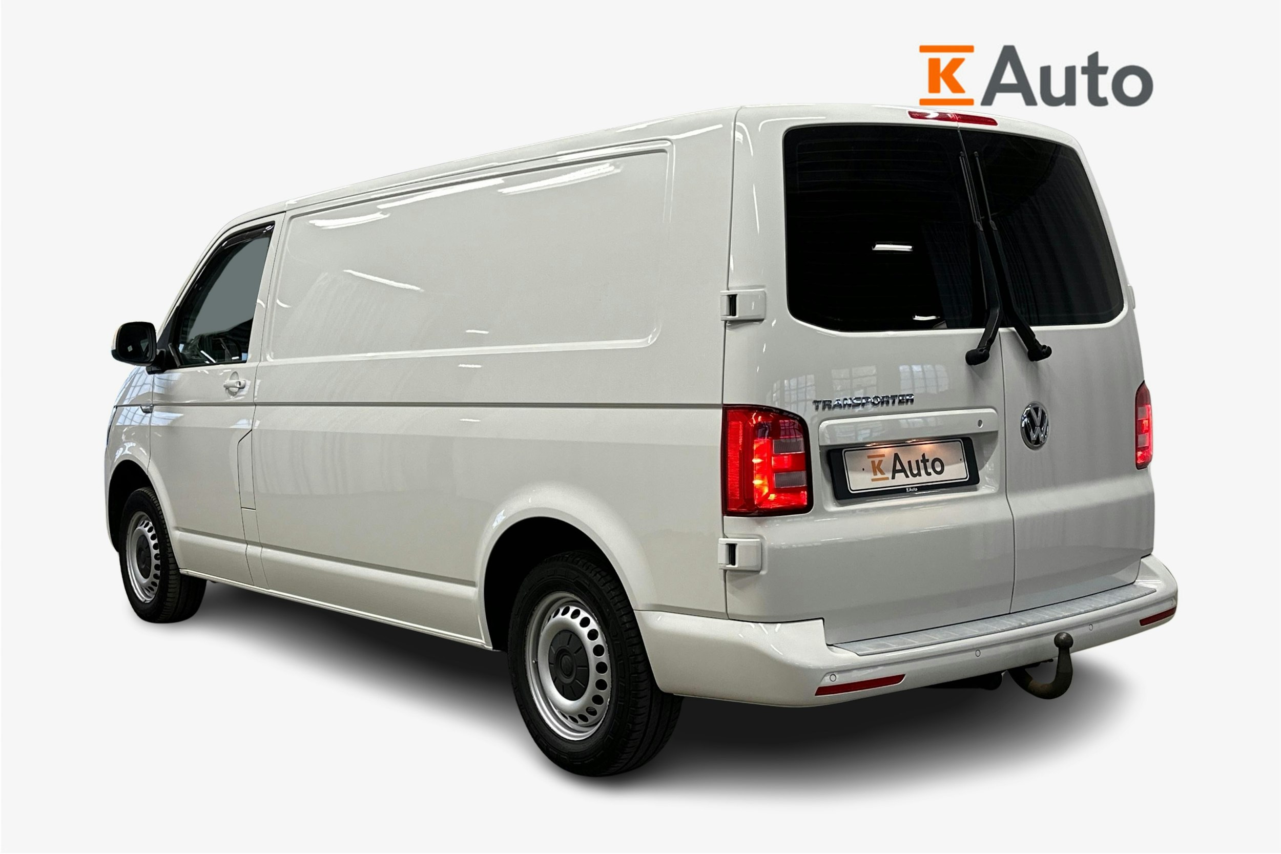 valkoinen Volkswagen Transporter 2019 kuva 2.