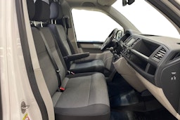 valkoinen Volkswagen Transporter 2019 kuva 11.