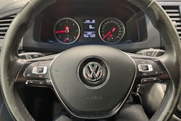 valkoinen Volkswagen Transporter 2019 kuva 20.