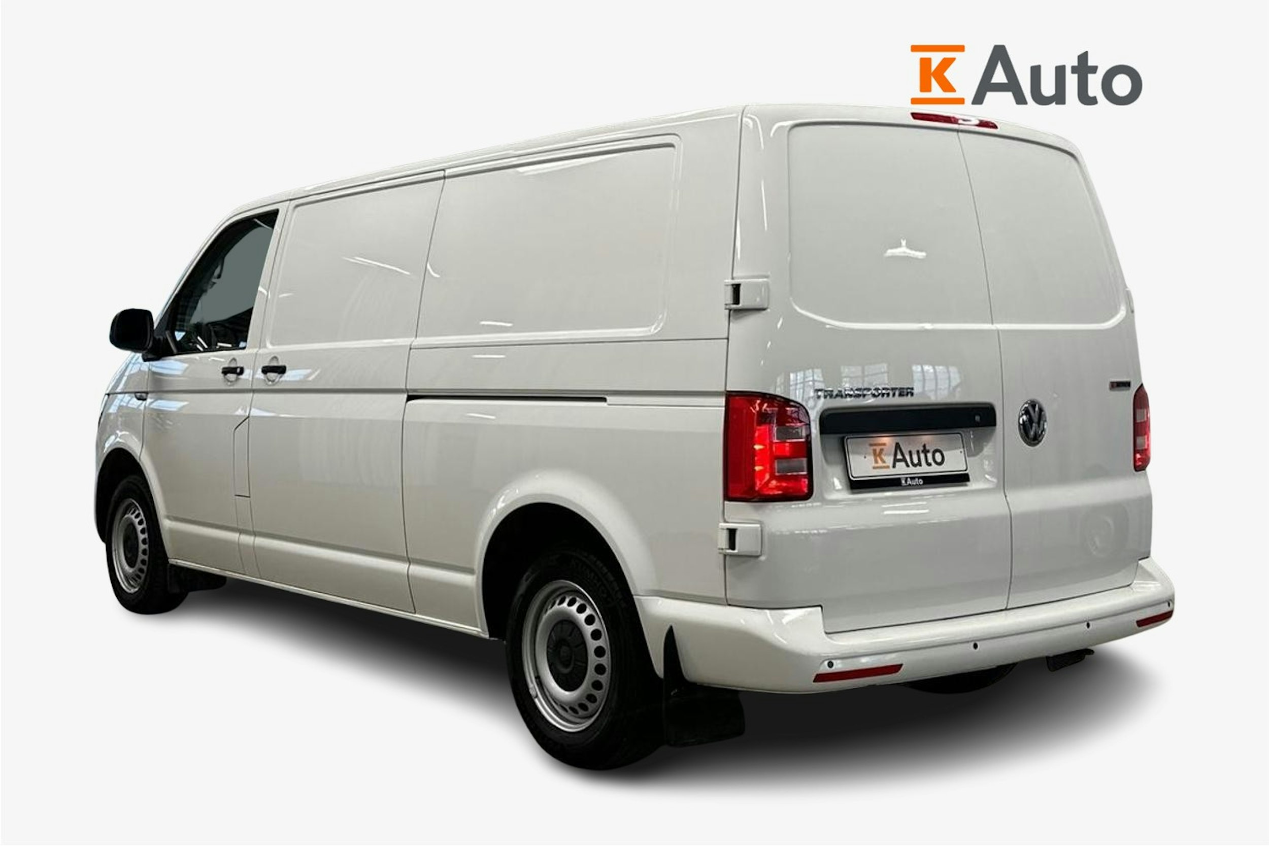 valkoinen Volkswagen Transporter 2019 kuva 2.