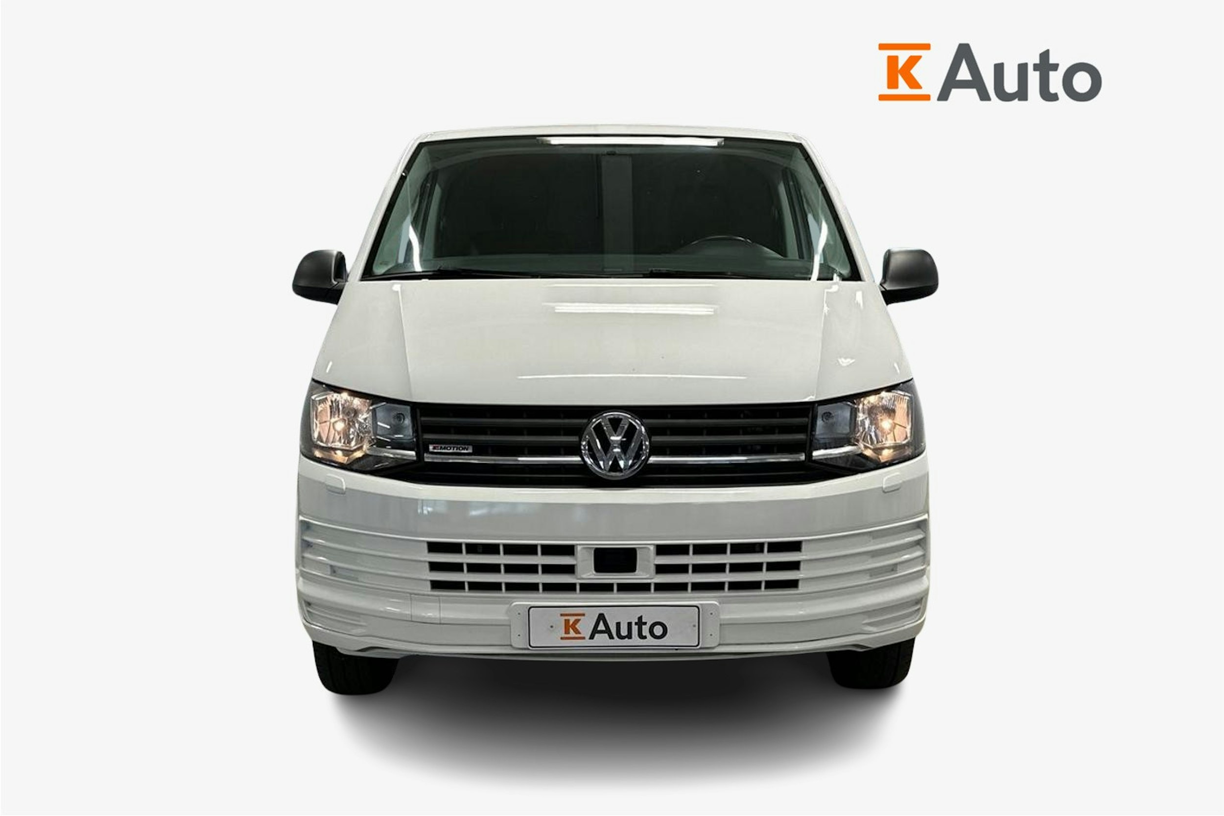 valkoinen Volkswagen Transporter 2019 kuva 4.