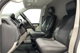 valkoinen Volkswagen Transporter 2019 kuva 8.
