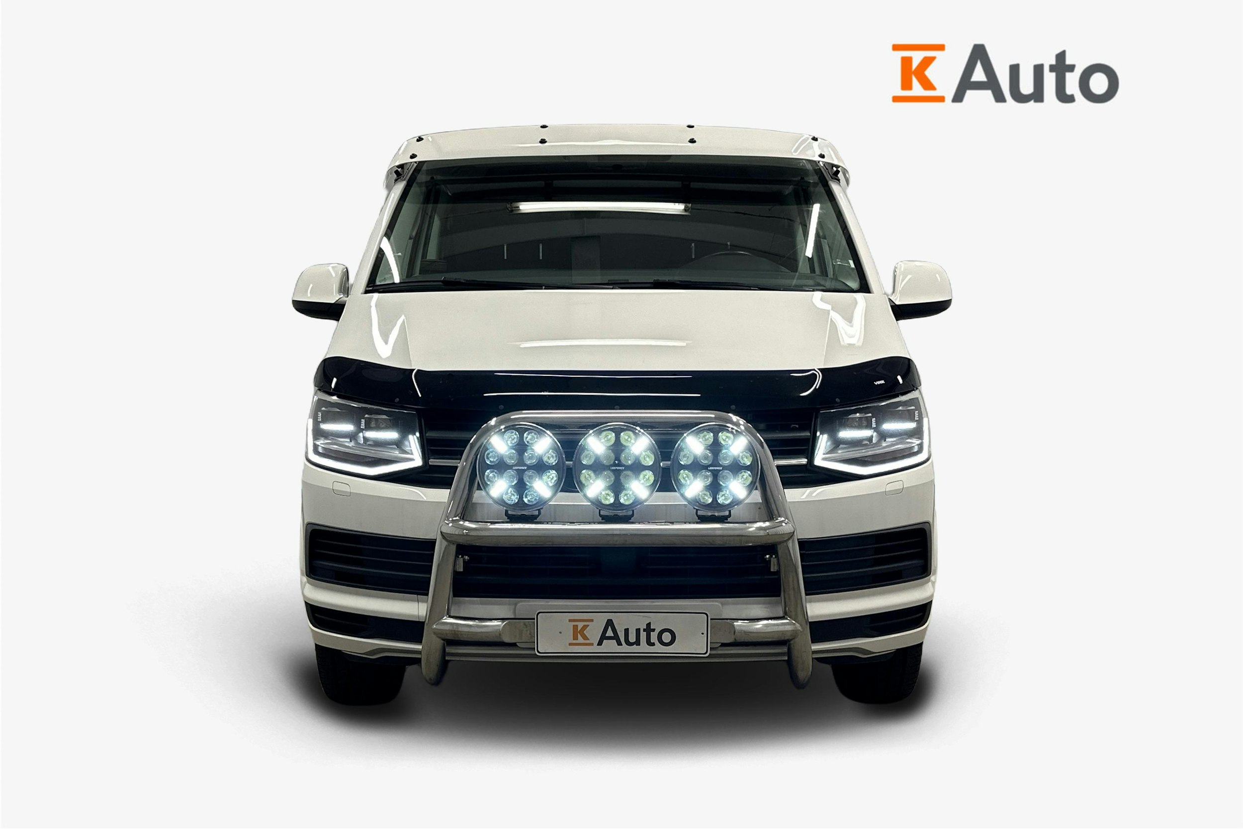 valkoinen Volkswagen Transporter 2019 kuva 4.
