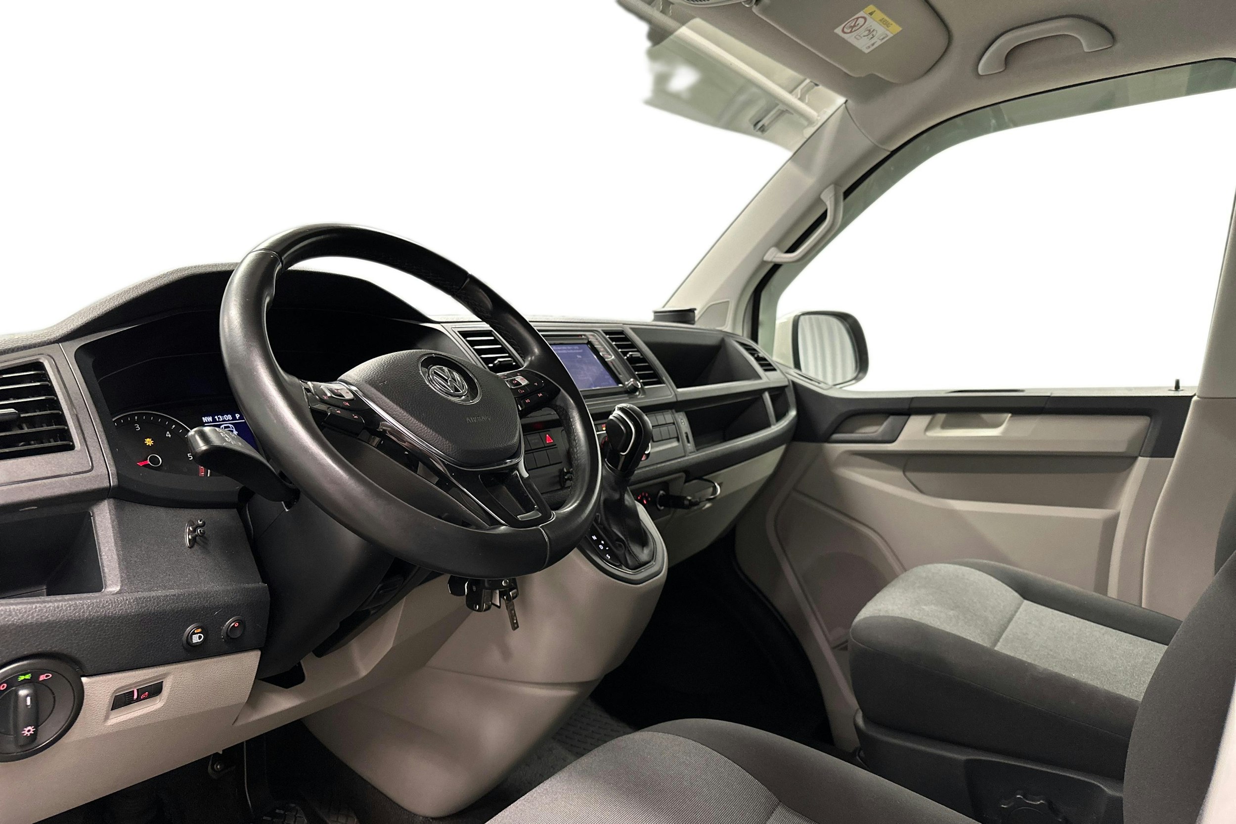 valkoinen Volkswagen Transporter 2019 kuva 6.