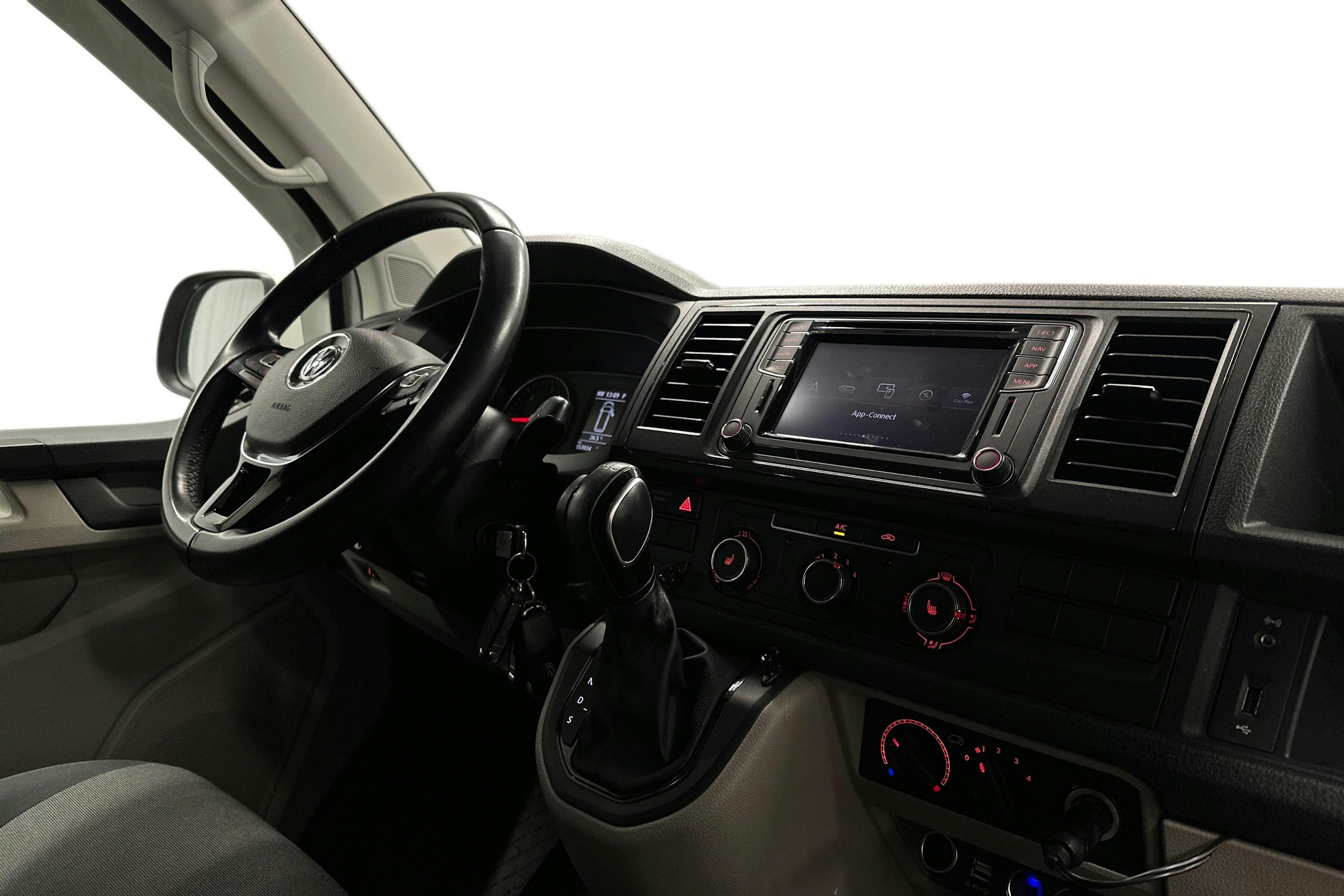 valkoinen Volkswagen Transporter 2019 kuva 7.