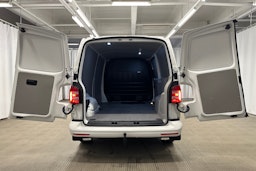 valkoinen Volkswagen Transporter 2019 kuva 9.
