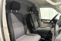 valkoinen Volkswagen Transporter 2019 kuva 12.