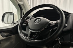 valkoinen Volkswagen Transporter 2019 kuva 13.