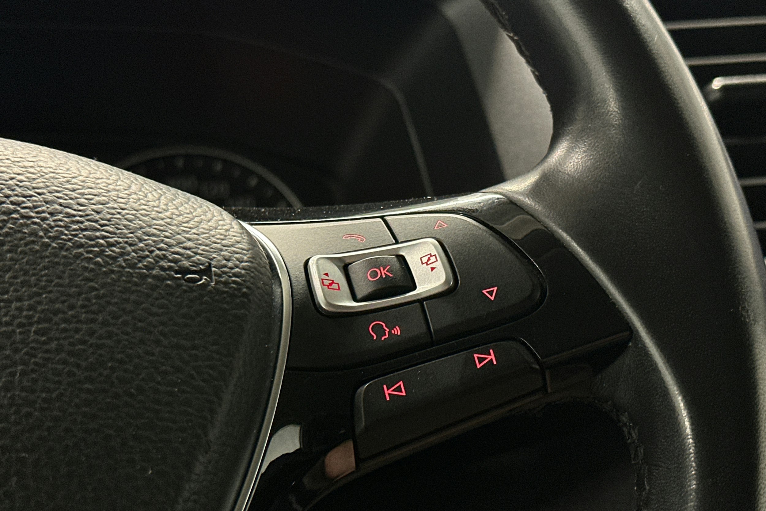 valkoinen Volkswagen Transporter 2019 kuva 15.