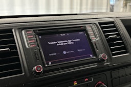 valkoinen Volkswagen Transporter 2019 kuva 18.