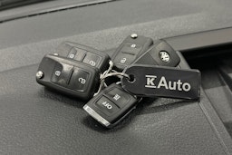 valkoinen Volkswagen Transporter 2019 kuva 20.