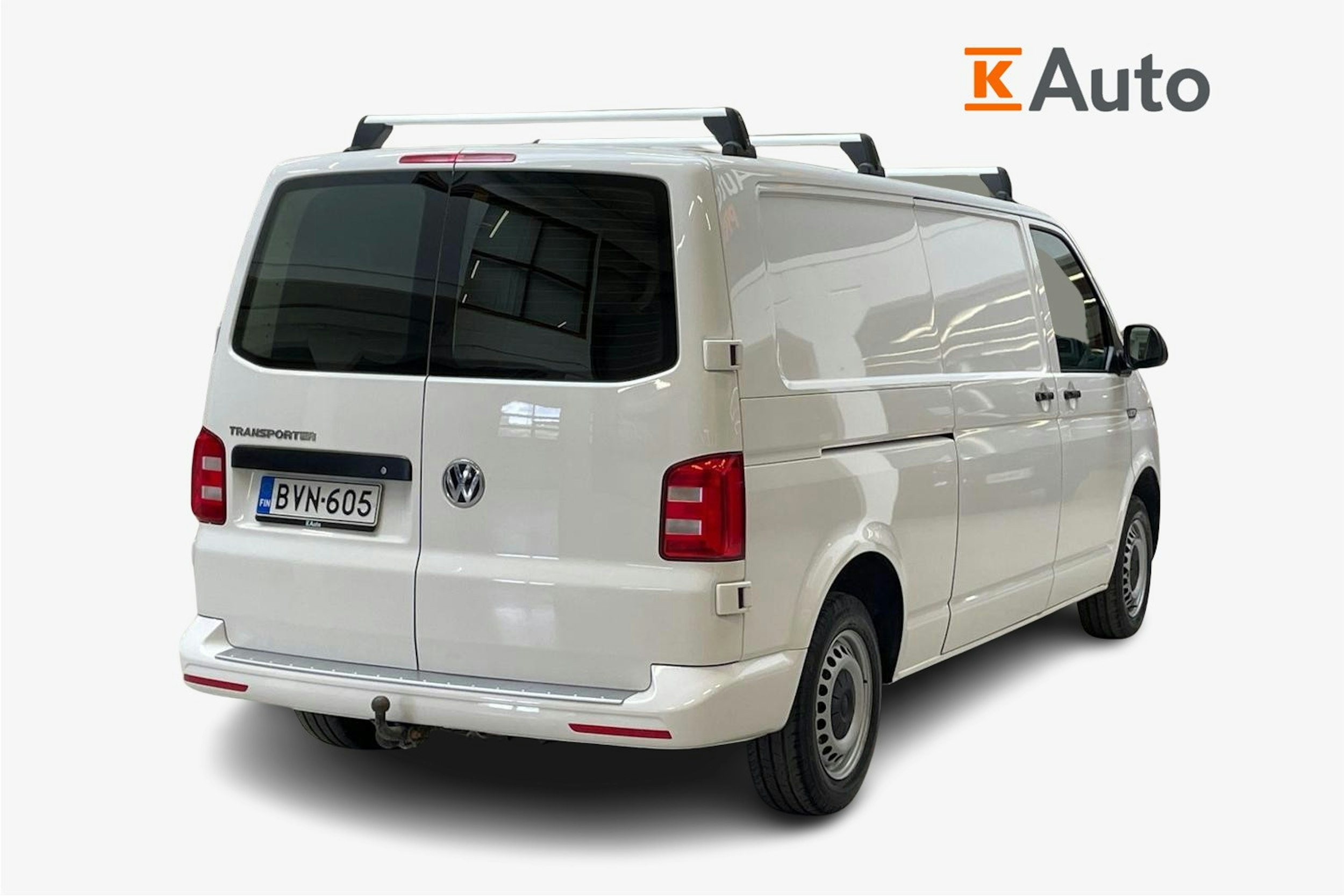 valkoinen Volkswagen Transporter 2019 kuva 2.