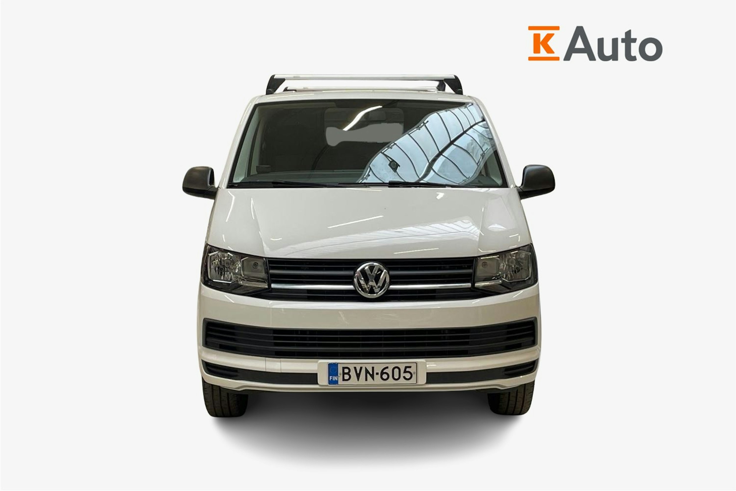 valkoinen Volkswagen Transporter 2019 kuva 5.