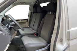 valkoinen Volkswagen Transporter 2019 kuva 7.