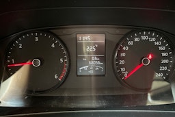 valkoinen Volkswagen Transporter 2019 kuva 18.