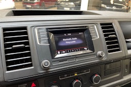 valkoinen Volkswagen Transporter 2019 kuva 21.