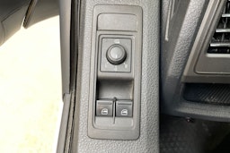 valkoinen Volkswagen Transporter 2019 kuva 25.