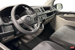 valkoinen Volkswagen Transporter 2019 kuva 8.