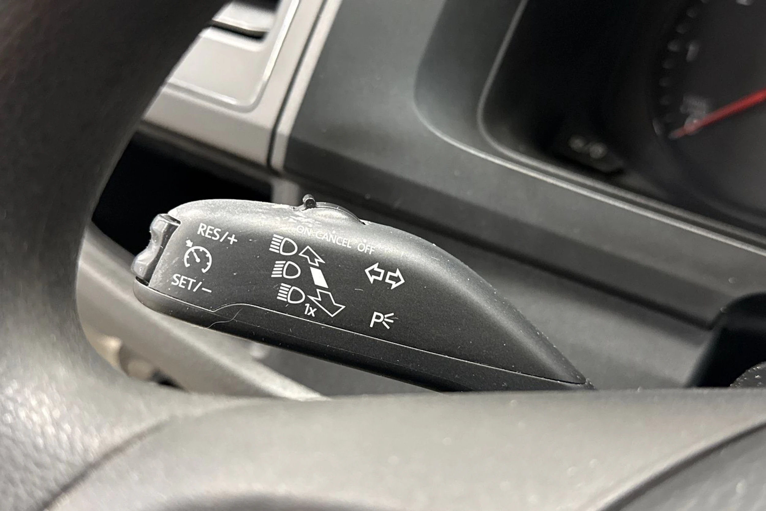 valkoinen Volkswagen Transporter 2019 kuva 17.