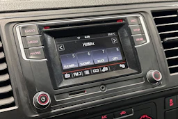 valkoinen Volkswagen Transporter 2019 kuva 21.