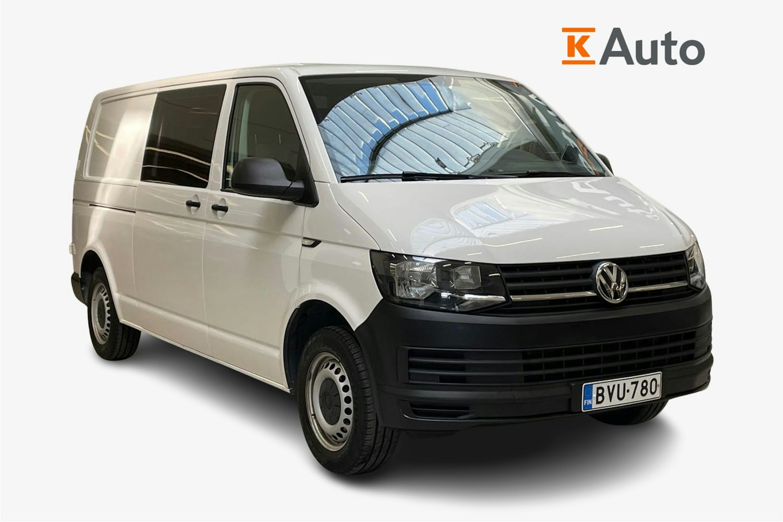 valkoinen Volkswagen Transporter 2019 kuva 1.