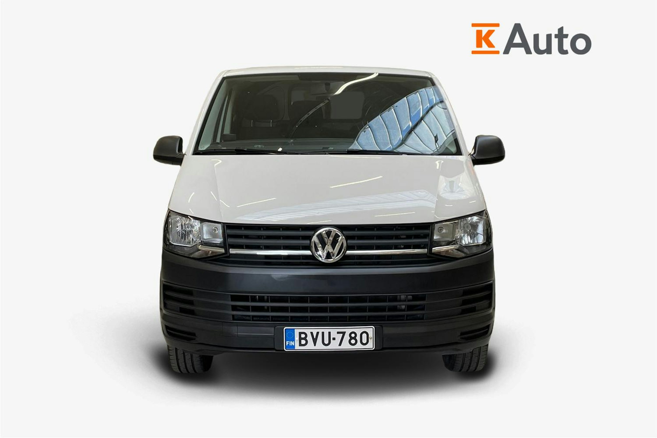 valkoinen Volkswagen Transporter 2019 kuva 5.