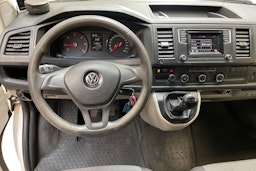 valkoinen Volkswagen Transporter 2019 kuva 9.