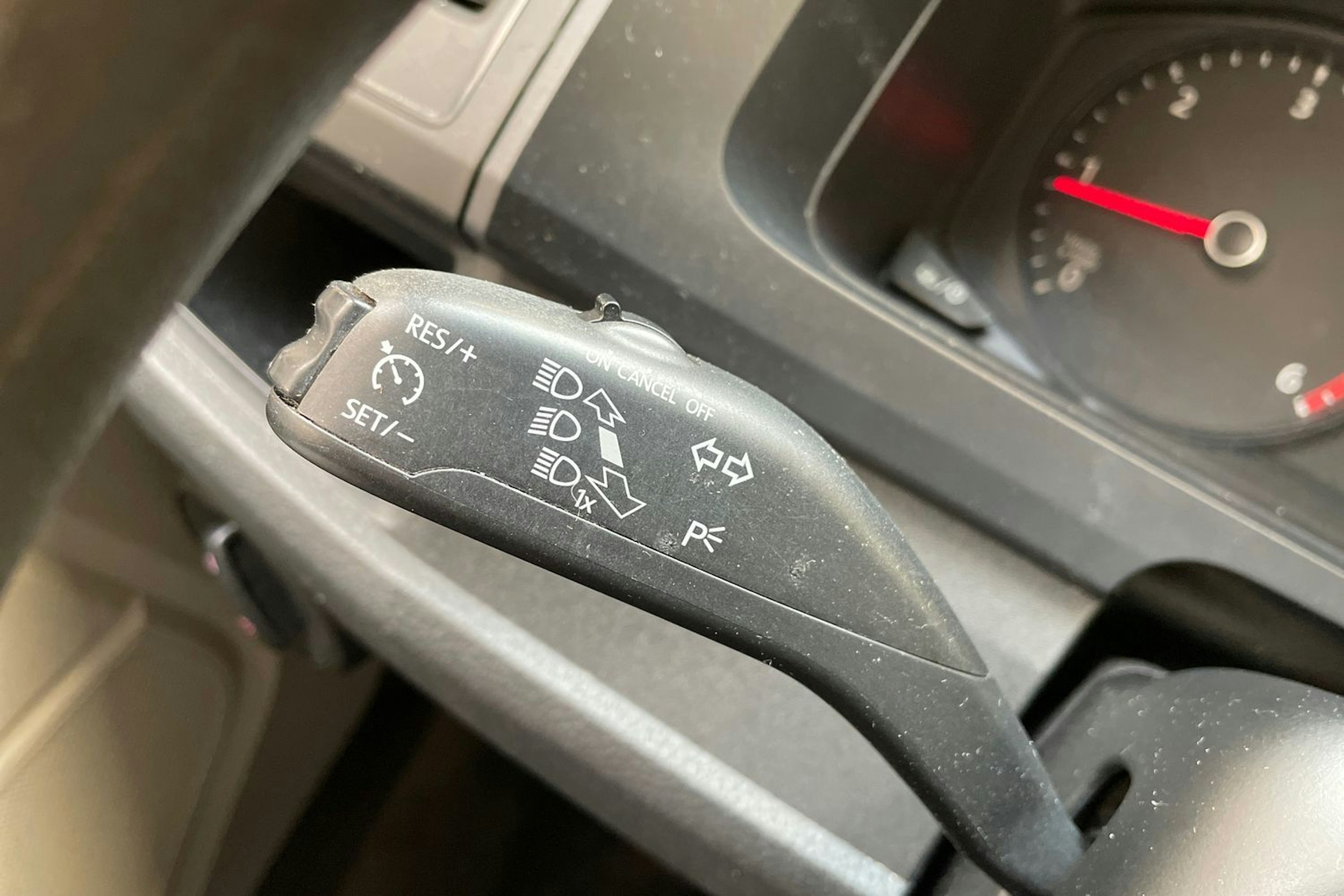 valkoinen Volkswagen Transporter 2019 kuva 26.