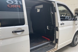 valkoinen Volkswagen Transporter 2019 kuva 14.