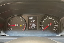 valkoinen Volkswagen Transporter 2019 kuva 17.