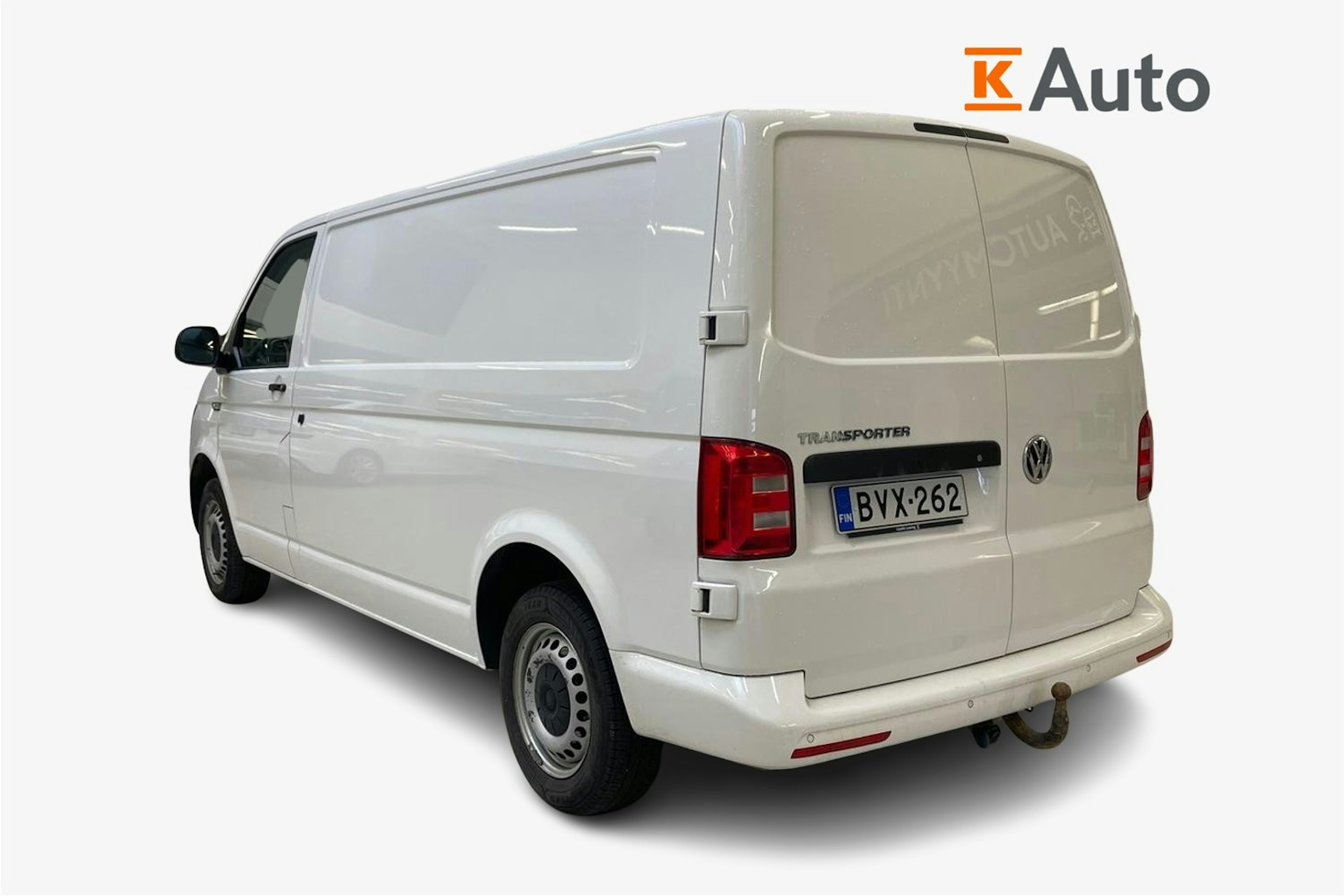 valkoinen Volkswagen Transporter 2019 kuva 2.