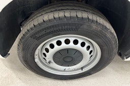 valkoinen Volkswagen Transporter 2019 kuva 11.