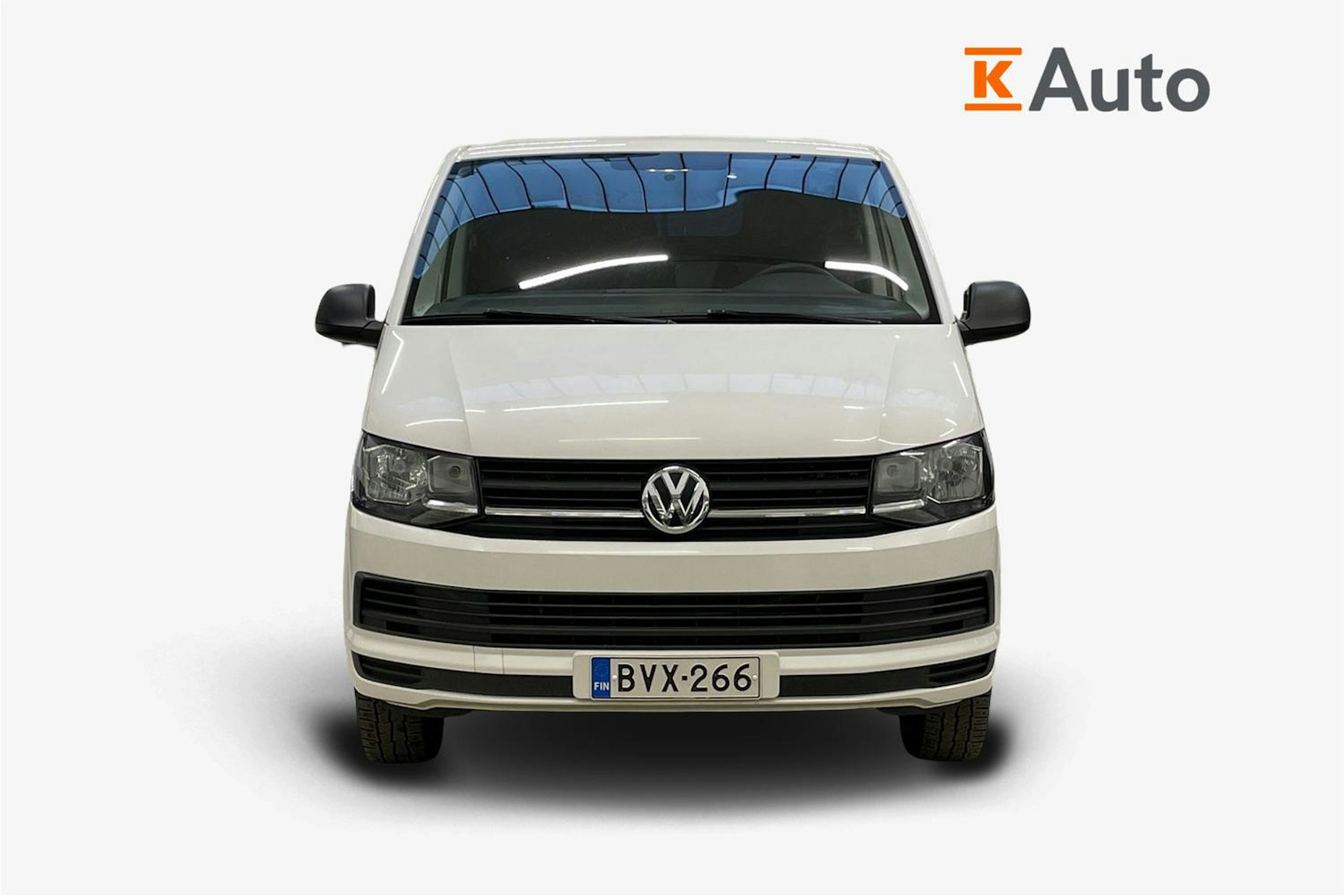 valkoinen Volkswagen Transporter 2019 kuva 5.