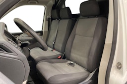 valkoinen Volkswagen Transporter 2019 kuva 9.