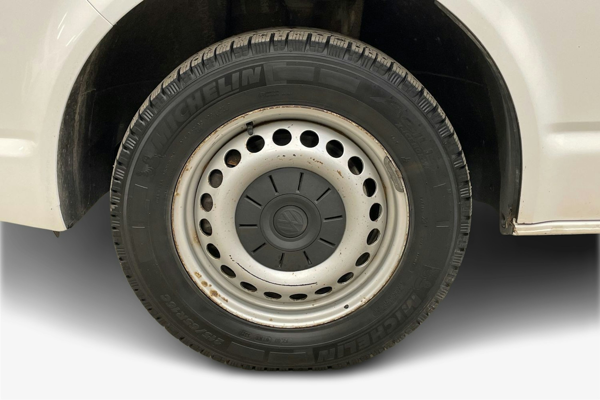 valkoinen Volkswagen Transporter 2019 kuva 12.