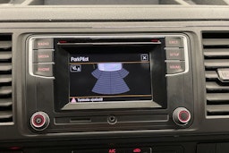 valkoinen Volkswagen Transporter 2019 kuva 23.