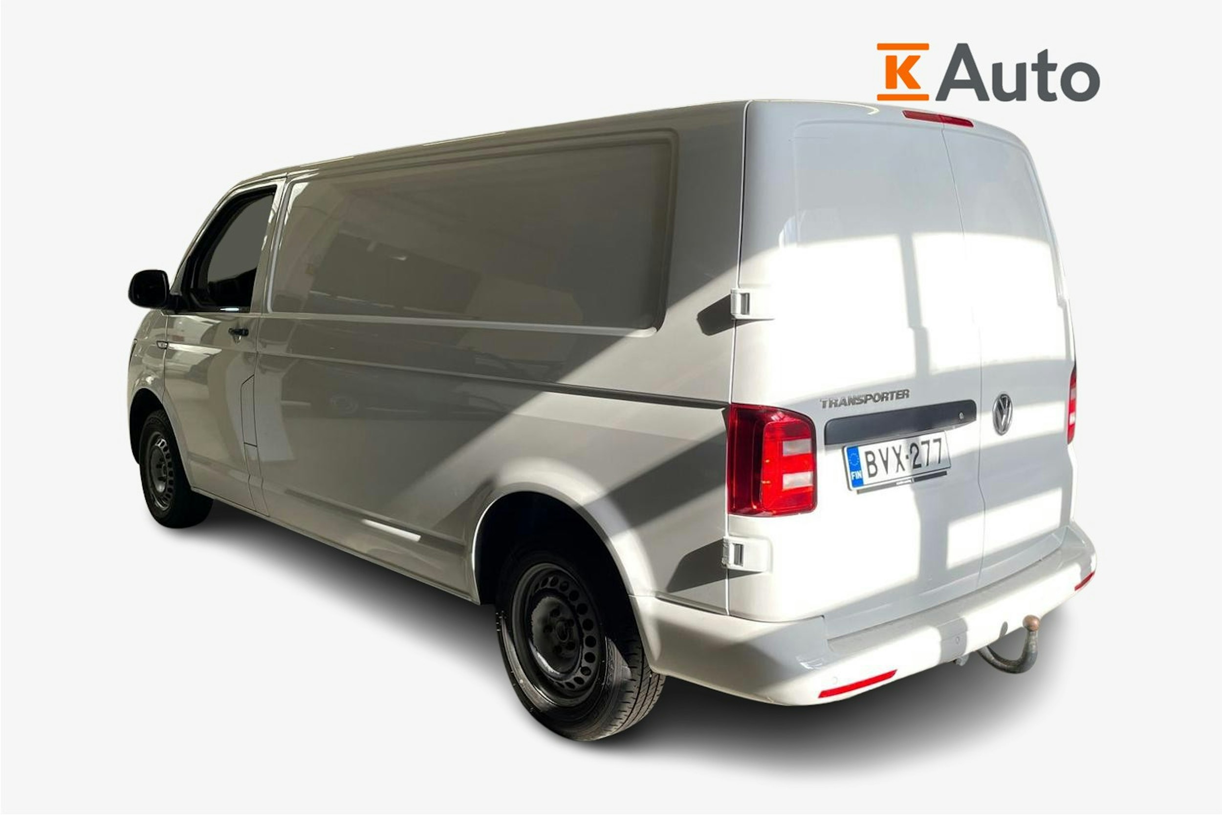 valkoinen Volkswagen Transporter 2019 kuva 2.