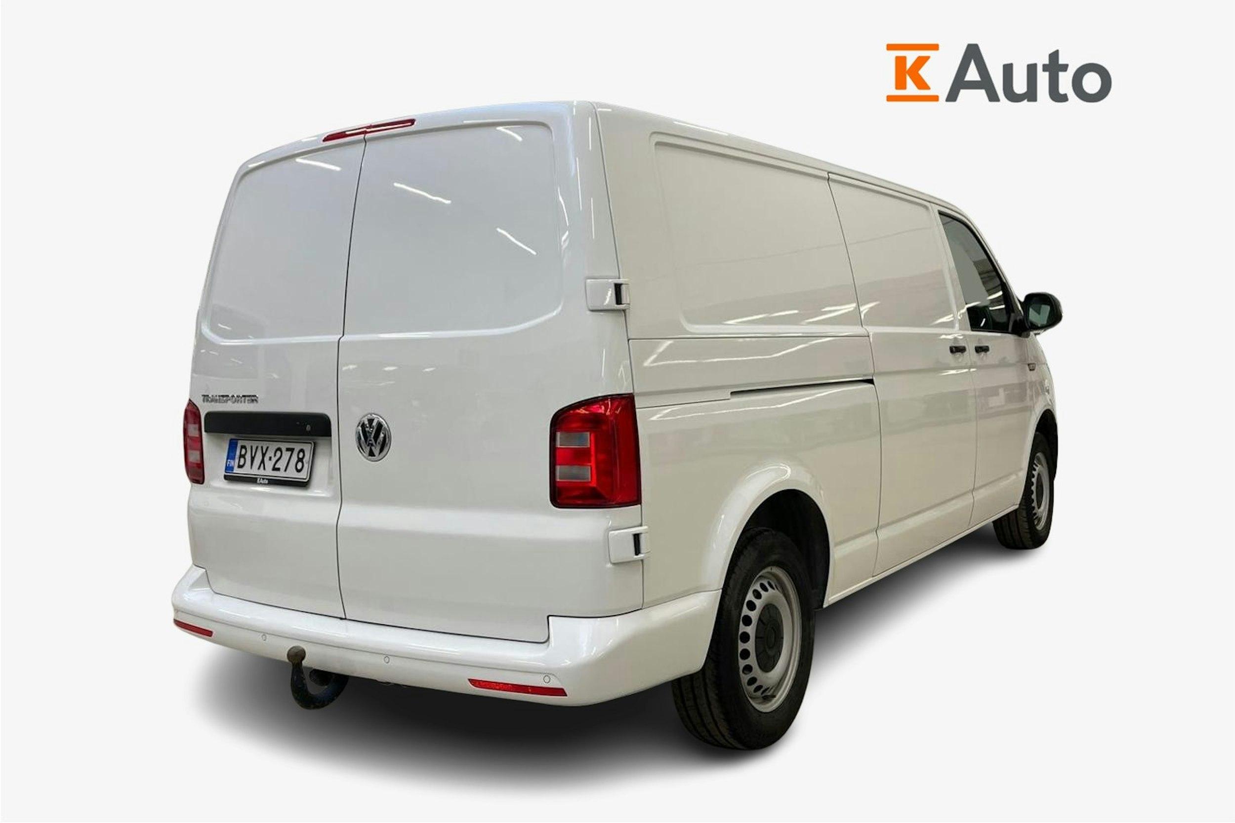 valkoinen Volkswagen Transporter 2019 kuva 3.