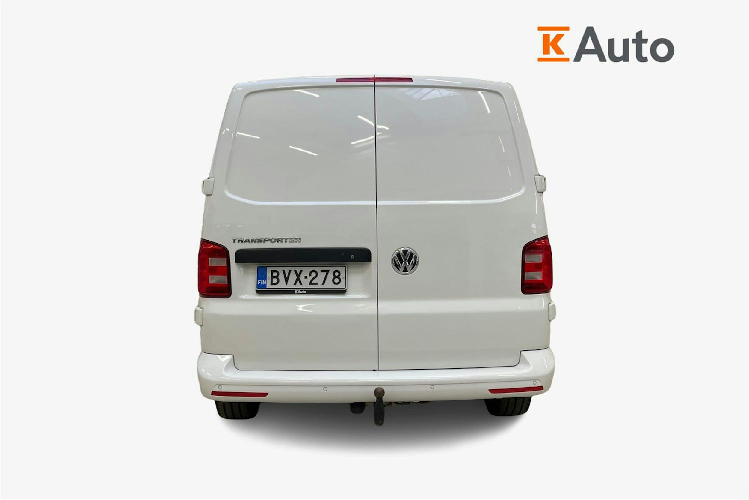 valkoinen Volkswagen Transporter 2019 kuva 4.
